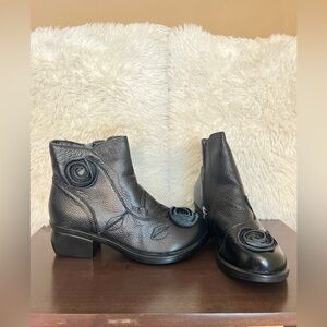 Women's Sz 6 OR Kids Sz 4 Retro Flower Ankle Boots Leather Zipper Low Heel